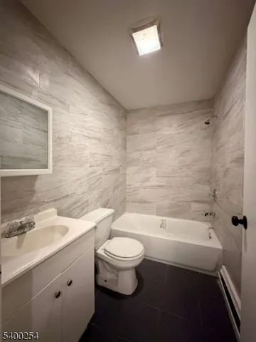 $1,975 | 266 1st Street, Unit 3, Elizabeth Port, NJ 07206