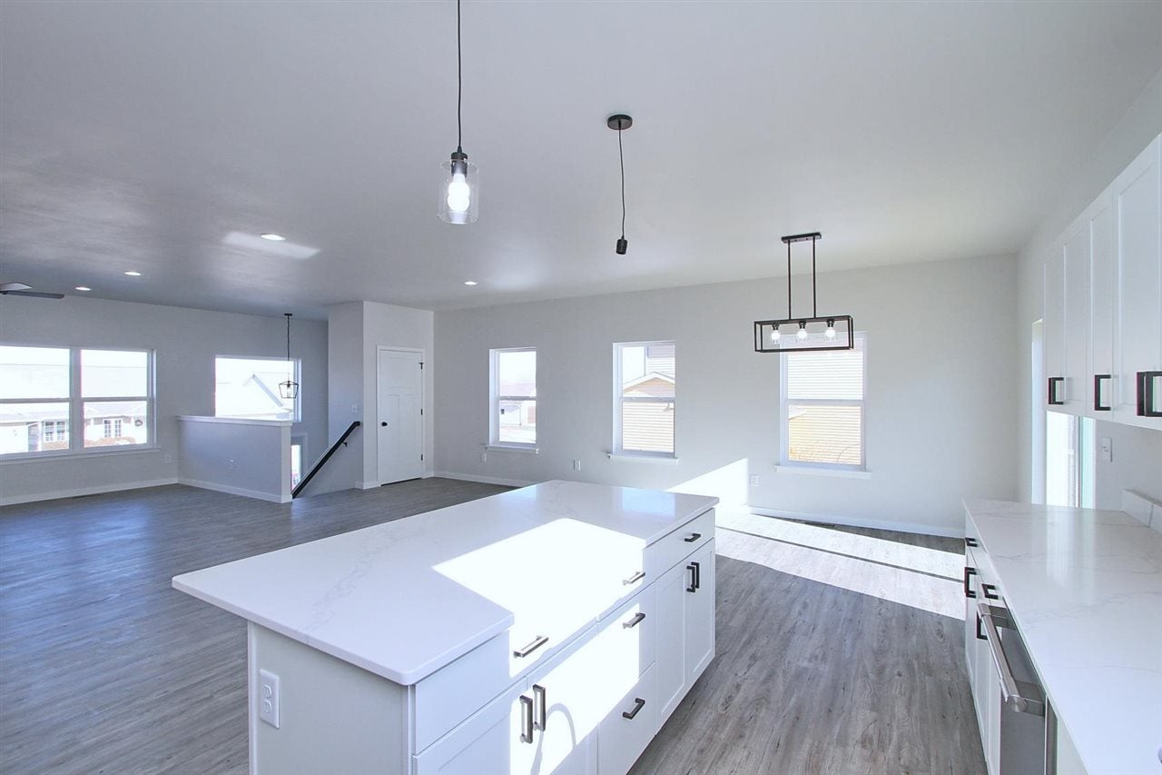 309 Galileo Drive Riverside, IA 52327 - Photo 11 of 30 Gallery Image 11