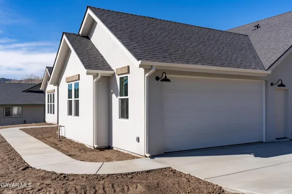 $777,700 | 24401 Oaktree Court, Tehachapi, CA 93561