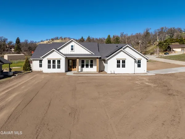 $777,700 | 24401 Oaktree Court, Tehachapi, CA 93561