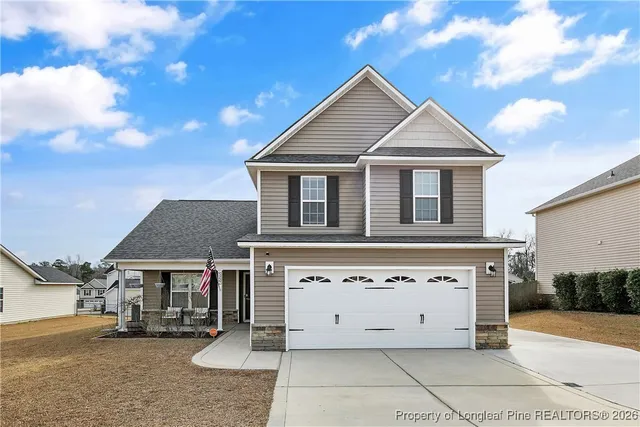 $308,000 | 5227 Goshawk Drive, Hope Mills, NC 28348