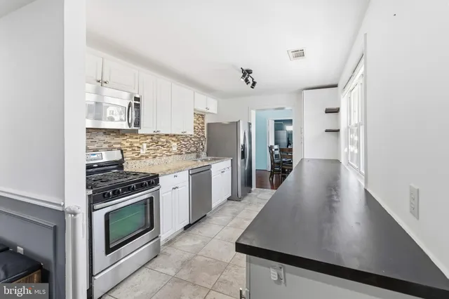 $3,600 | 4016 Hirst Drive, Annandale, VA 22003