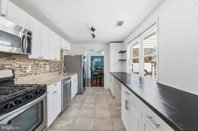 $3,600 | 4016 Hirst Drive, Annandale, VA 22003