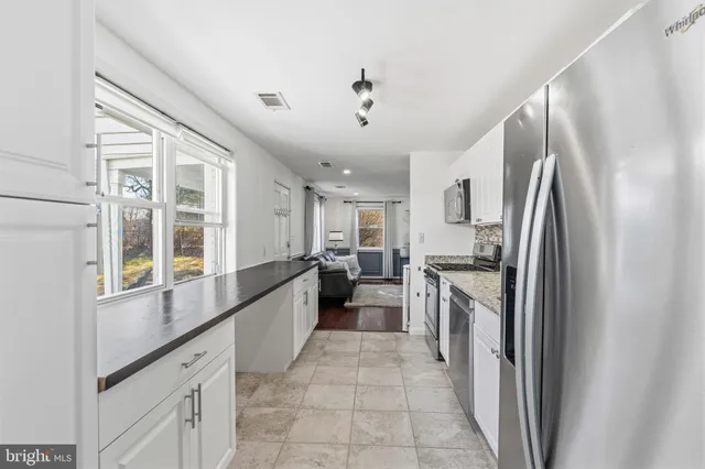 $3,600 | 4016 Hirst Drive, Annandale, VA 22003