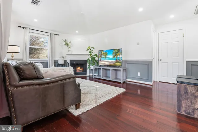 $3,600 | 4016 Hirst Drive, Annandale, VA 22003