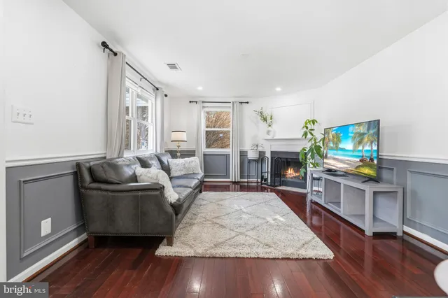 $3,600 | 4016 Hirst Drive, Annandale, VA 22003