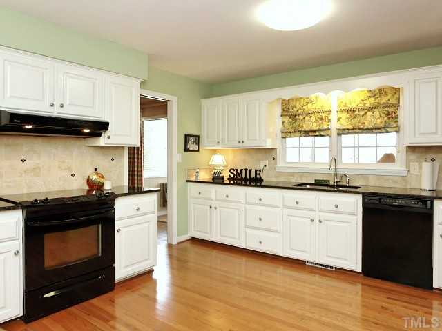 4707 Poland Place Raleigh, NC 27609 - Photo 10 of 24 Gallery Image 10