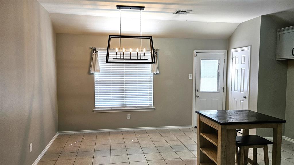 4620 Wolf Ridge Way Fort Worth, TX 76244 - Photo 4 of 18