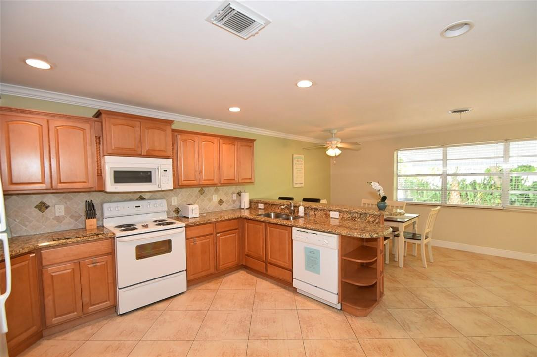 320 Northeast Wavecrest Way Boca Raton, FL 33432 - Photo 15 of 25 Photo 15