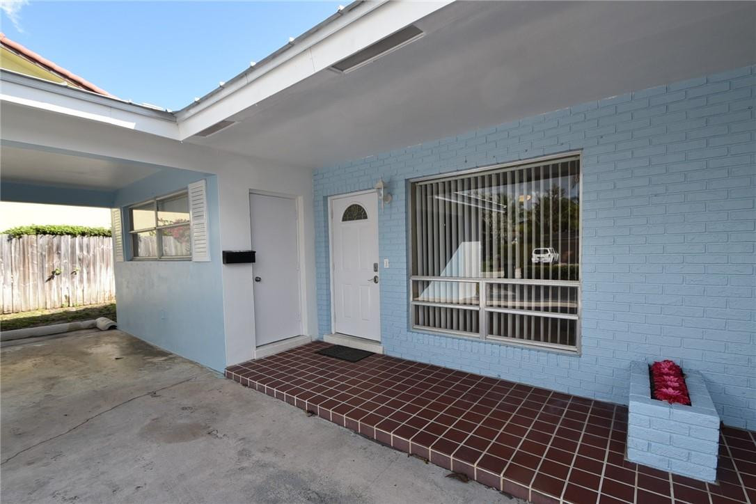 320 Northeast Wavecrest Way Boca Raton, FL 33432 - Photo 2 of 25 Photo 2