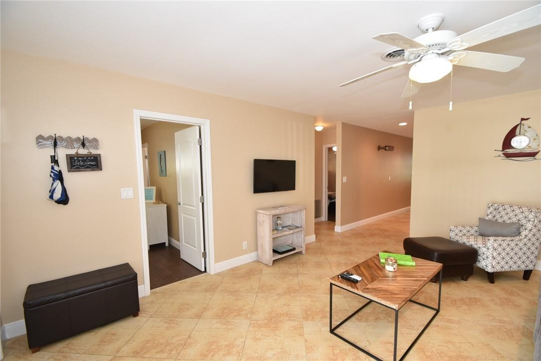 320 Northeast Wavecrest Way Boca Raton, FL 33432 - Photo 4 of 25 Photo 4