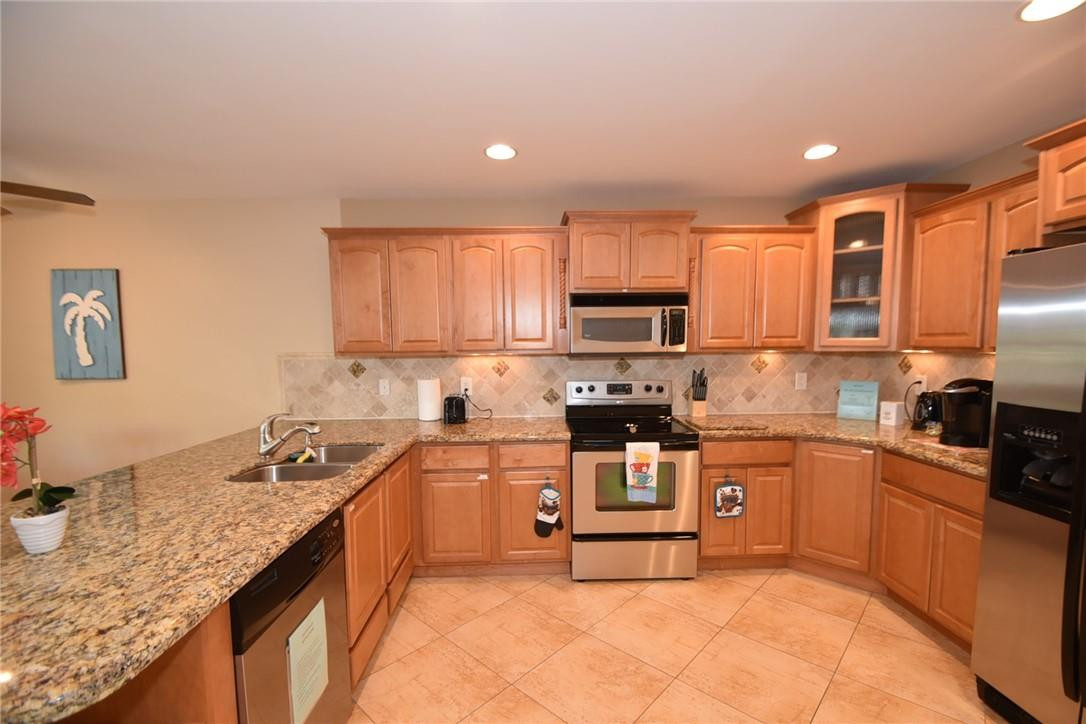 320 Northeast Wavecrest Way Boca Raton, FL 33432 - Photo 6 of 25 Photo 6