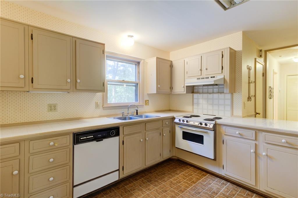 800 Petree Road Winston-Salem, NC 27106 - Photo 12 of 32 Gallery Image 12