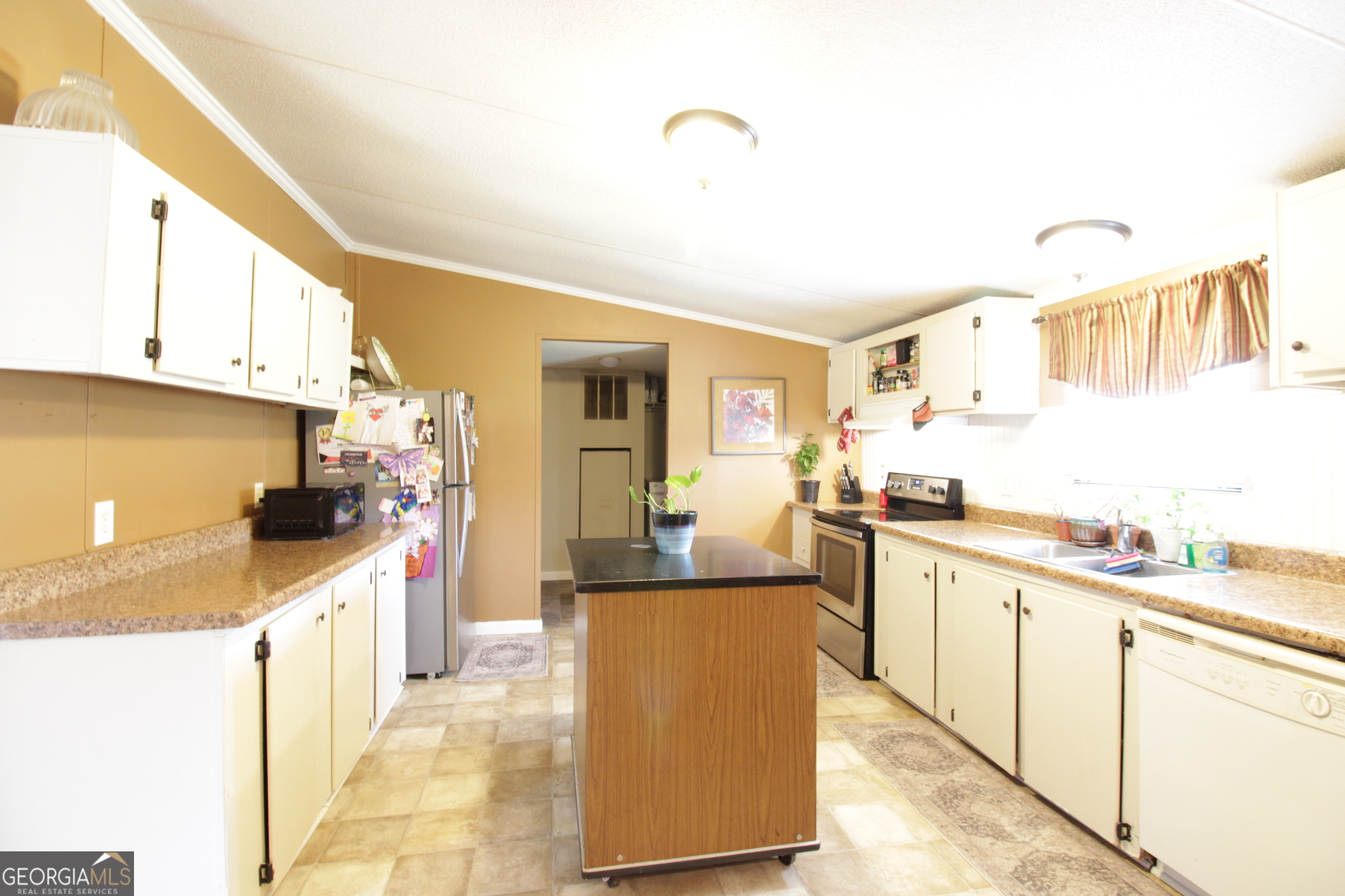 435 Cody Road Nicholls, GA 31554 - Photo 6 of 25