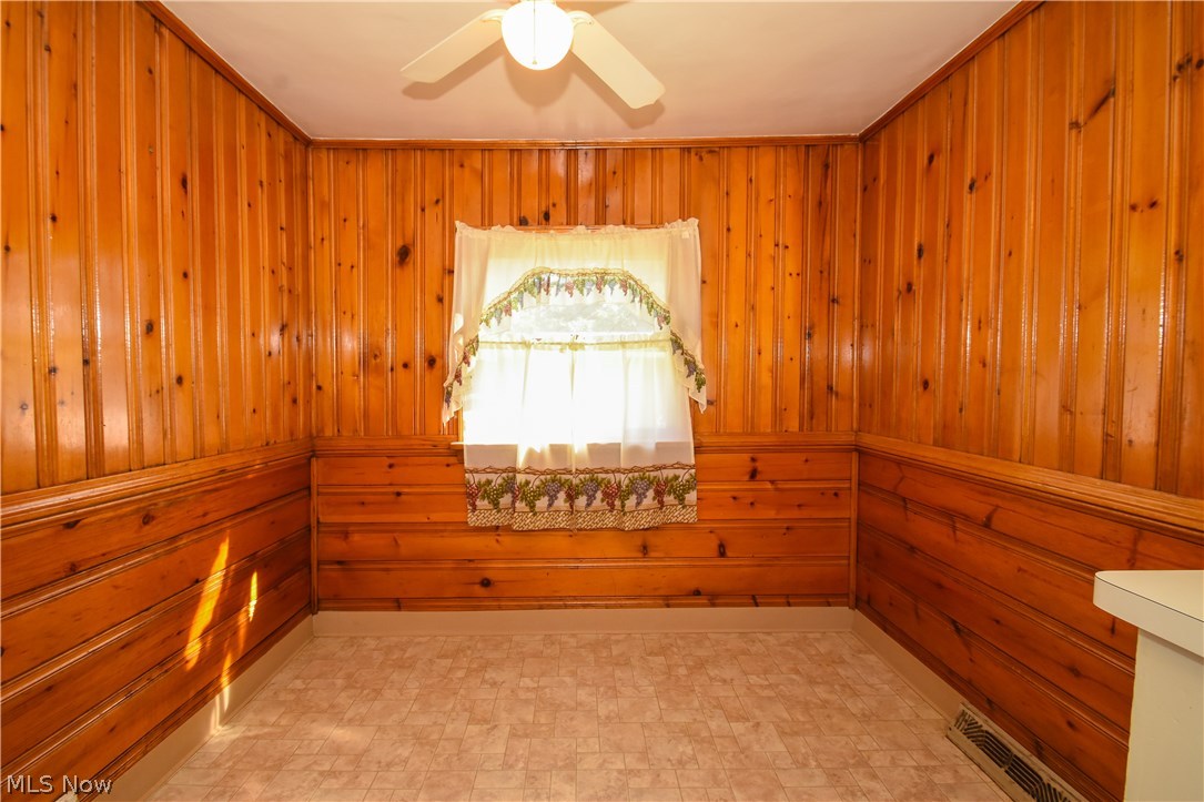 4190 Verona Road Cleveland, OH 44121 - Photo 16 of 29