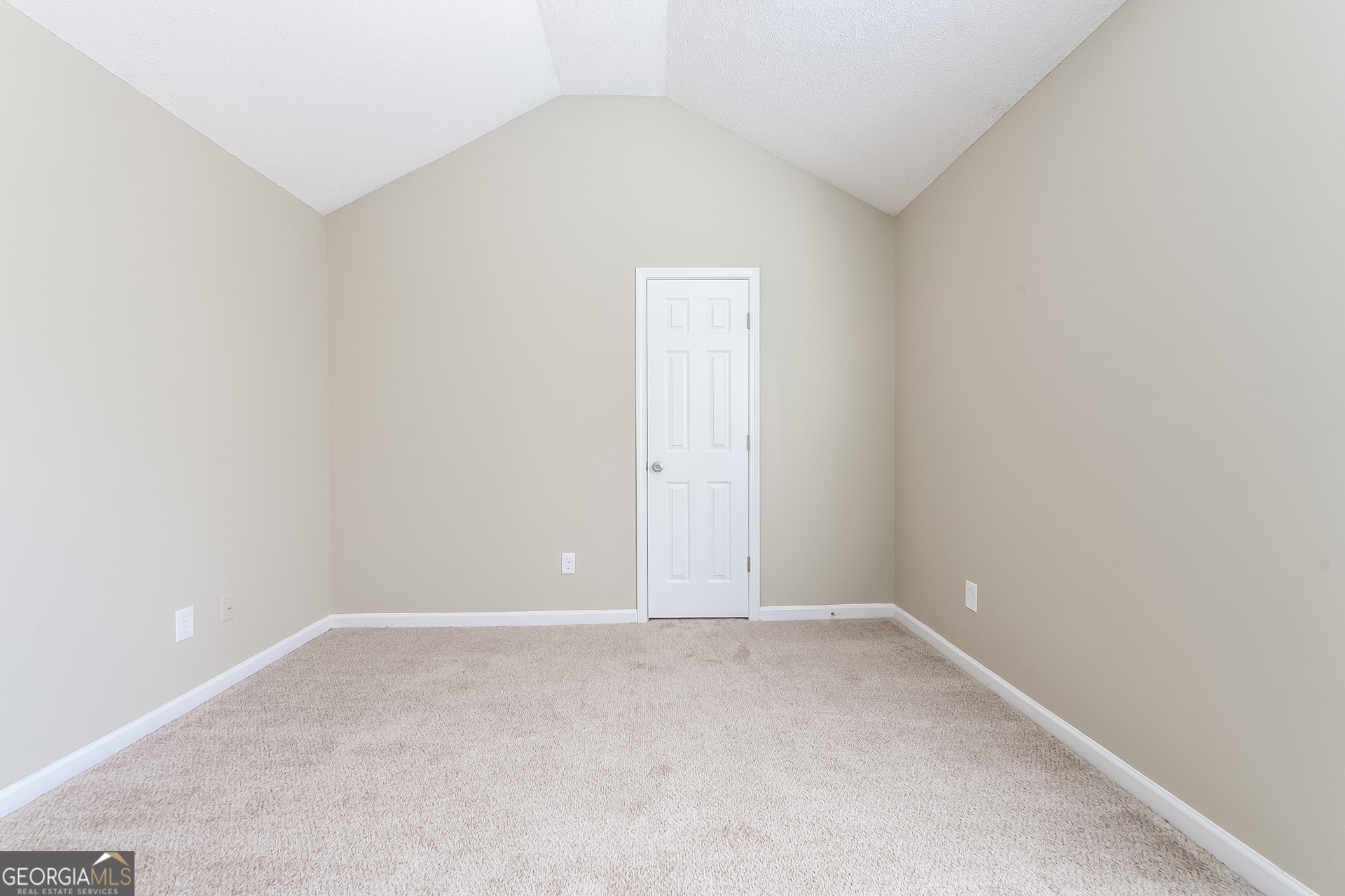 6998 ⛉ Bonnes Boulevard Austell, GA 30168 - Photo 10 of 15 a view of an empty room