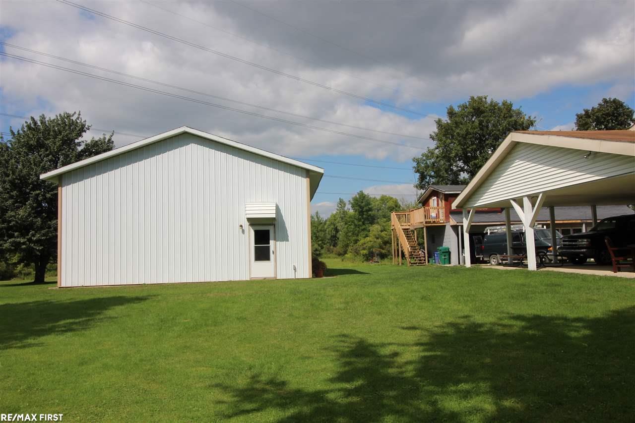 60061 Bates Road New Haven, MI 48048 - Photo 6 of 35 31329870-5.JPG