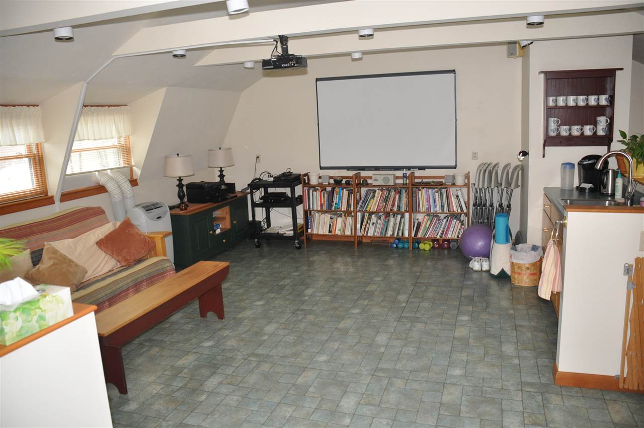110 Baptist Road Canterbury, NH 03224 - Photo 11 of 18