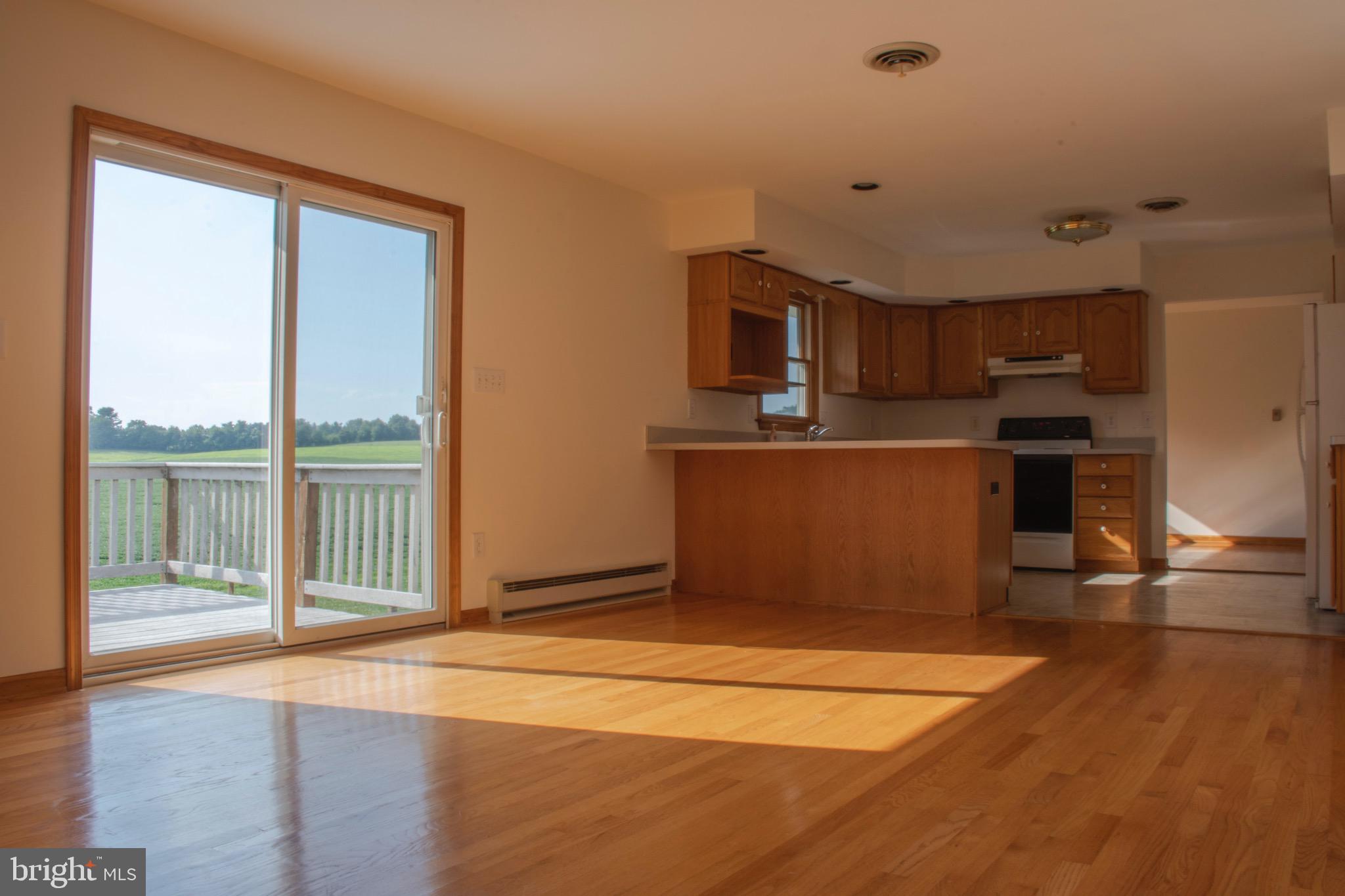 1370 Florence Road Mount Airy, MD 21771 - Photo 11 of 35 Kitchen/ Living room