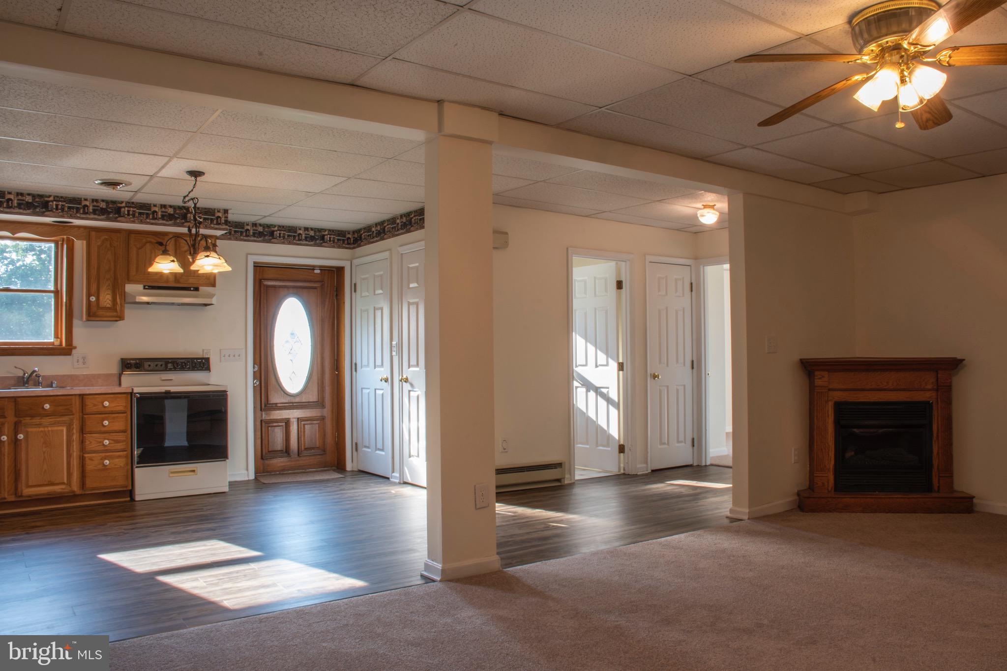 1370 Florence Road Mount Airy, MD 21771 - Photo 20 of 35 Apartment Living Room