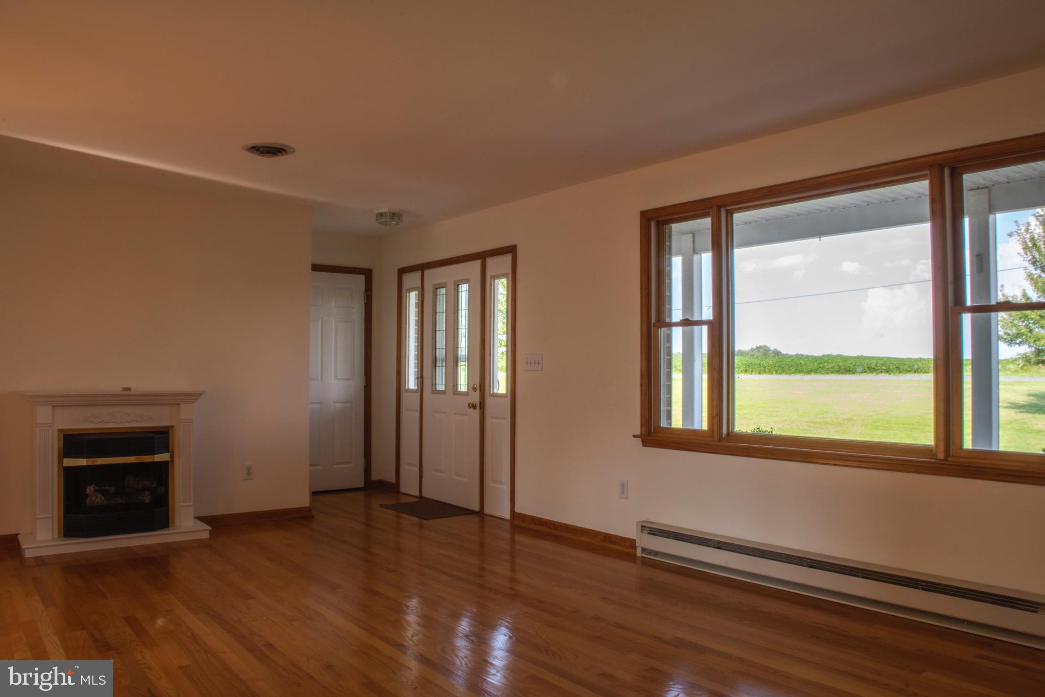 1370 Florence Road Mount Airy, MD 21771 - Photo 6 of 35 Family Room