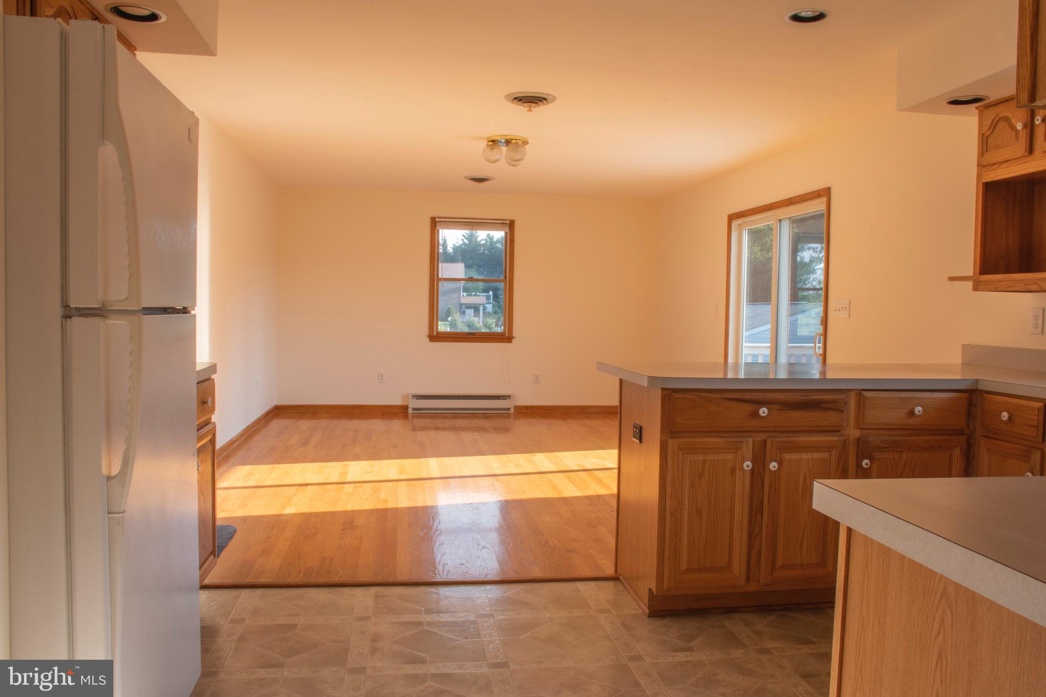 1370 Florence Road Mount Airy, MD 21771 - Photo 10 of 35 Living Room