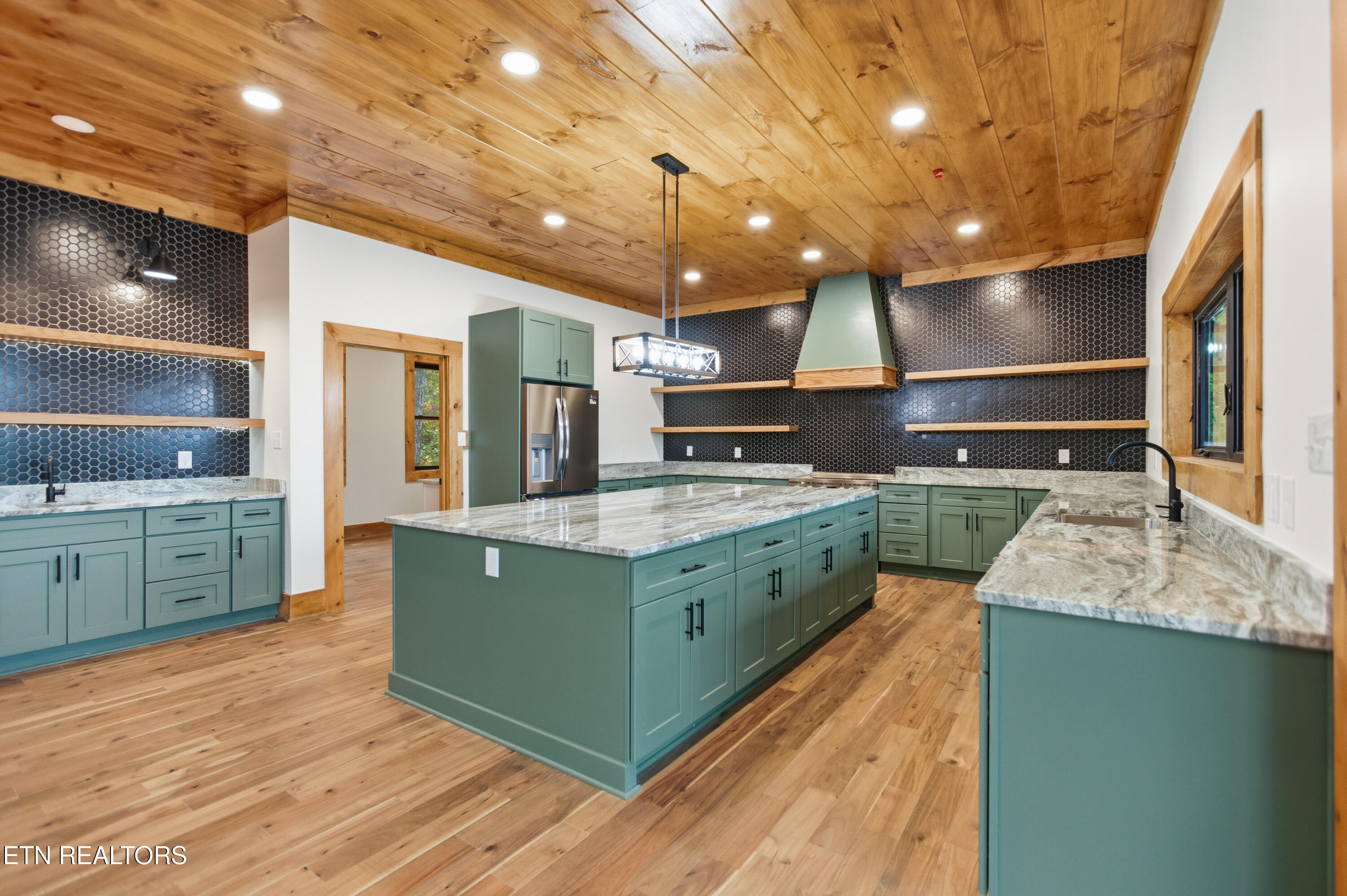 1950 Spurling Road Sevierville, TN 37862 - Photo 6 of 49 038_4M6A3780