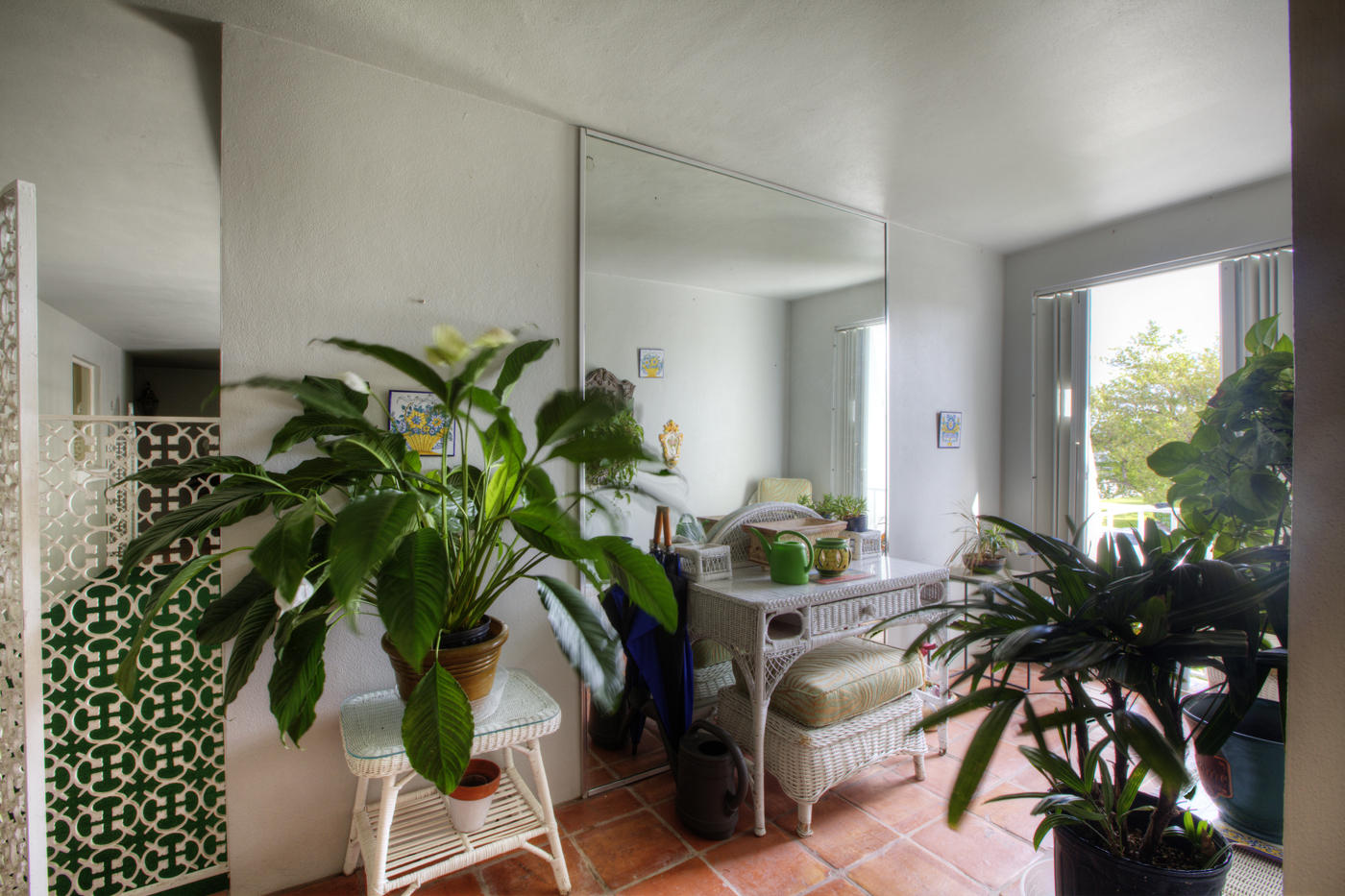 2190 Ibis Isle Road, Unit 4 Palm Beach, FL 33480 - Photo 18 of 29 front patio