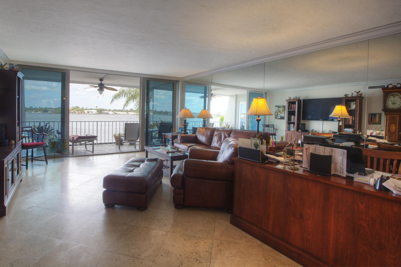 2190 Ibis Isle Road, Unit 4 Palm Beach, FL 33480 - Photo 5 of 29 living room