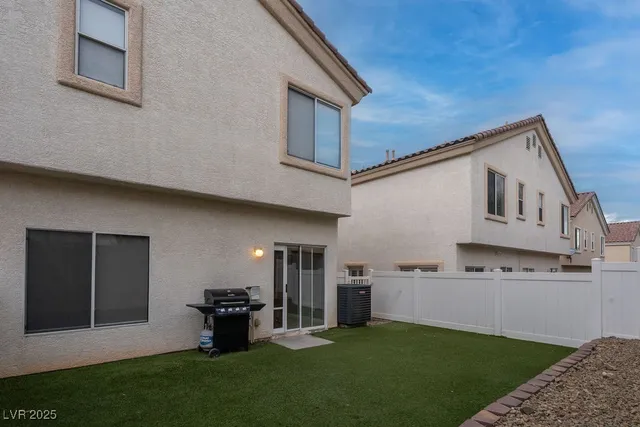 $1,695 | 2586 Land Rush Drive, Henderson, NV 89002