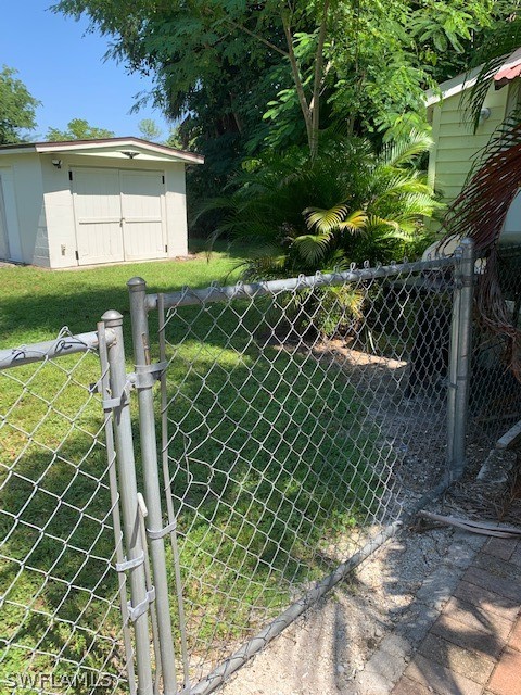 2307 Unity Avenue Fort Myers, FL 33901 - Photo 20 of 25 a backyard of a house with lots of green space