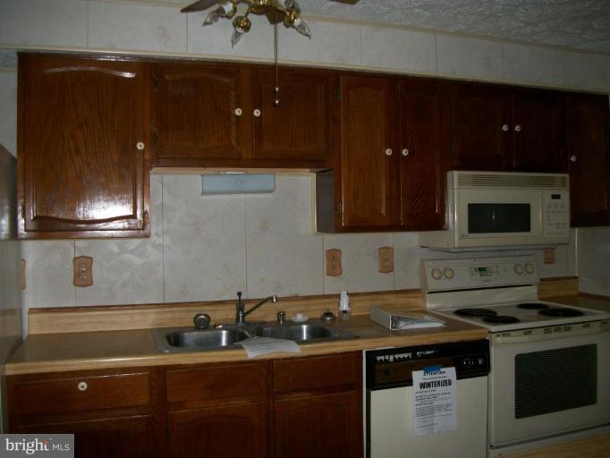 840 Heather Ridge Drive, Unit B Frederick, MD 21702 - Photo 3 of 5 Kitchen
