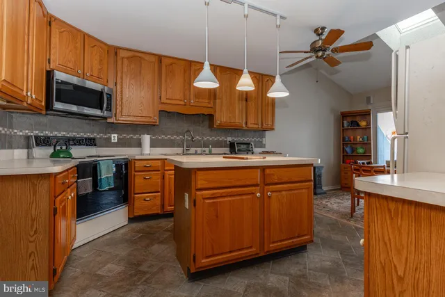 $499,000 | 24 Eynon Court, Hockessin, DE 19707