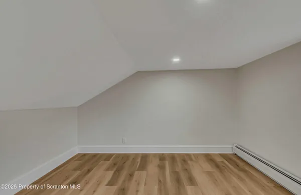 $900 | 918 Maple Street, Unit REAR, Scranton, PA 18505