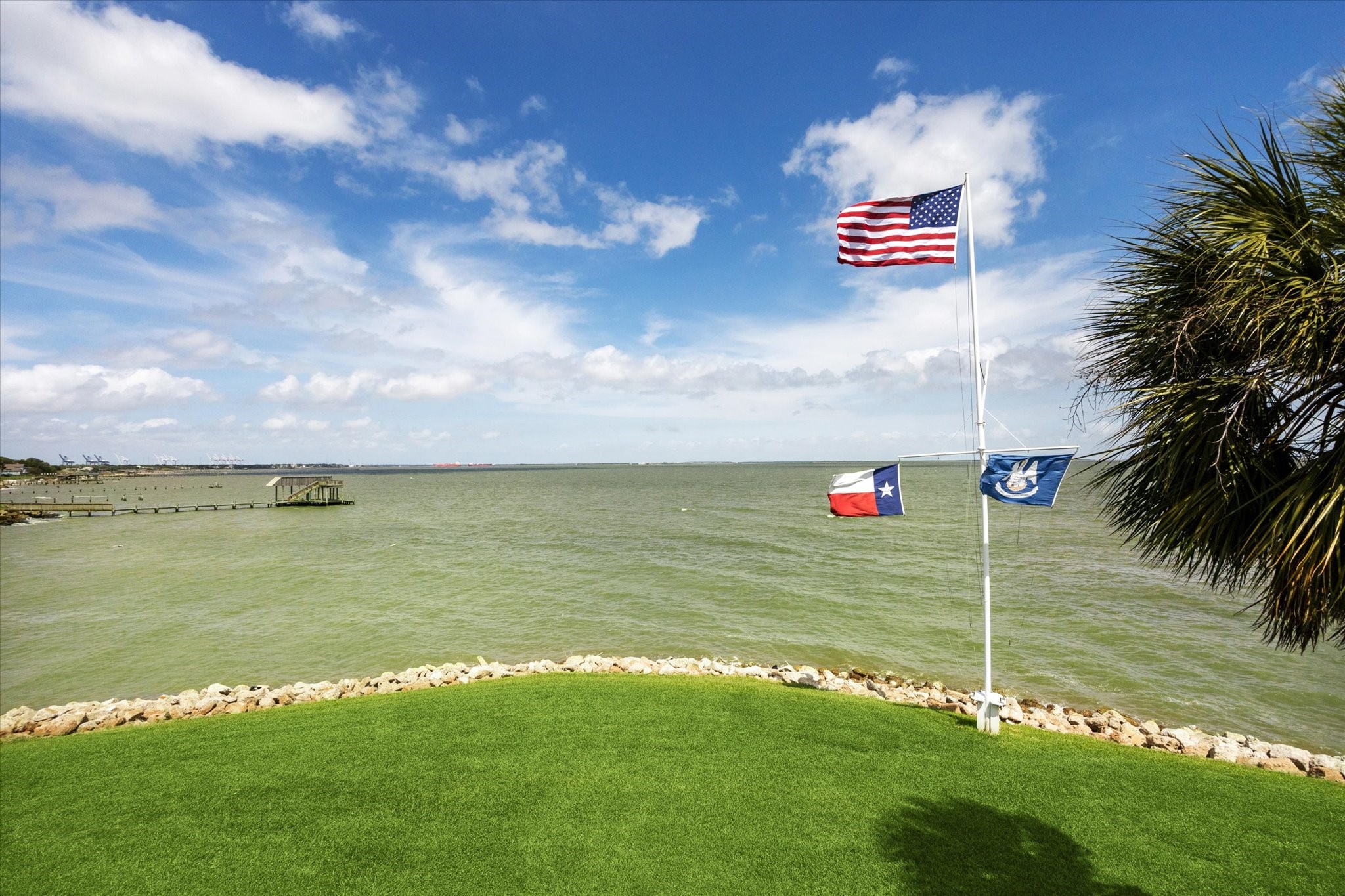 102 South R Street La Porte, TX 77571 - Photo 18 of 43