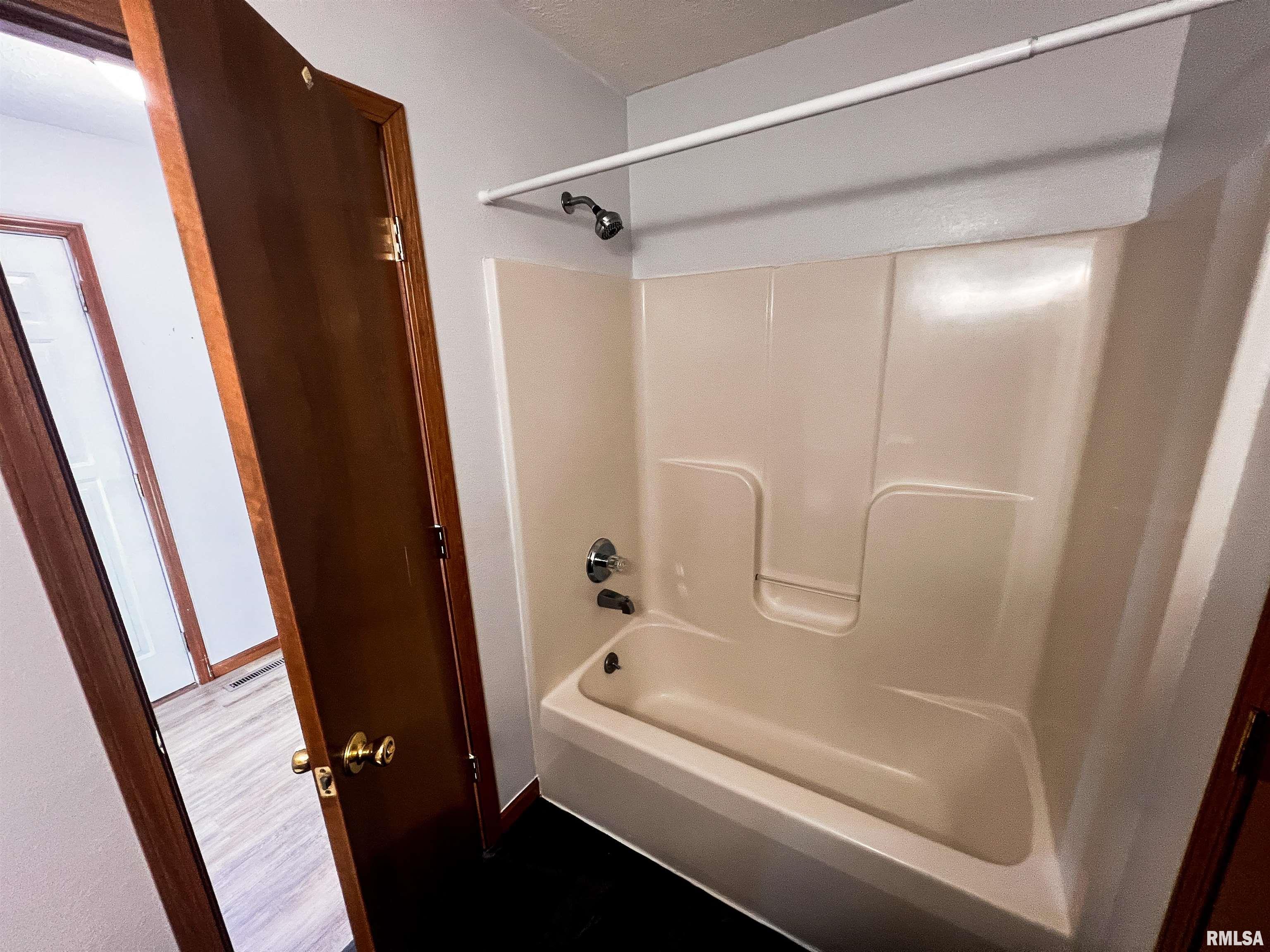 123 Lamar Drive Salem, IL 62881 - Photo 17 of 22