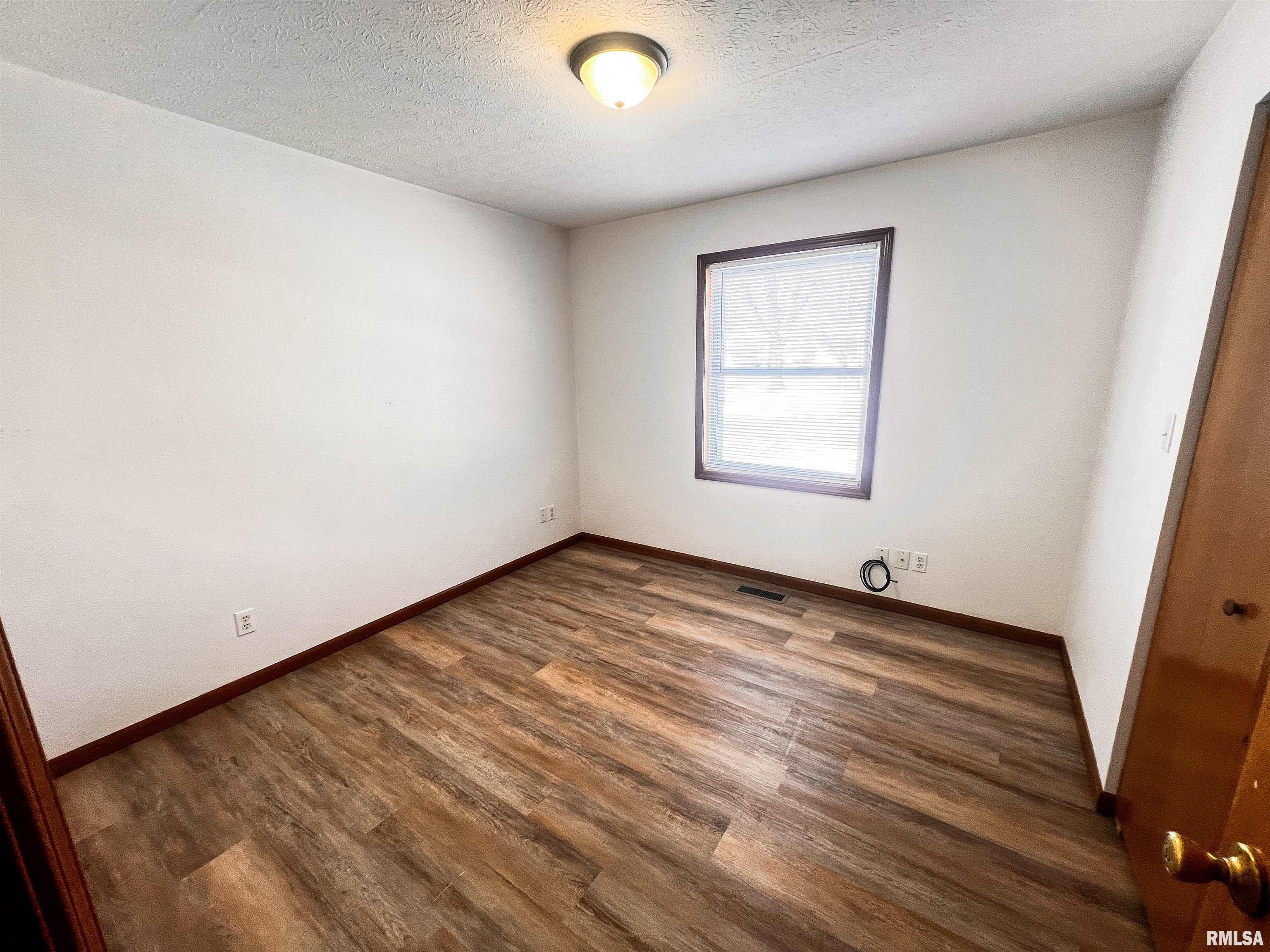 123 Lamar Drive Salem, IL 62881 - Photo 18 of 22