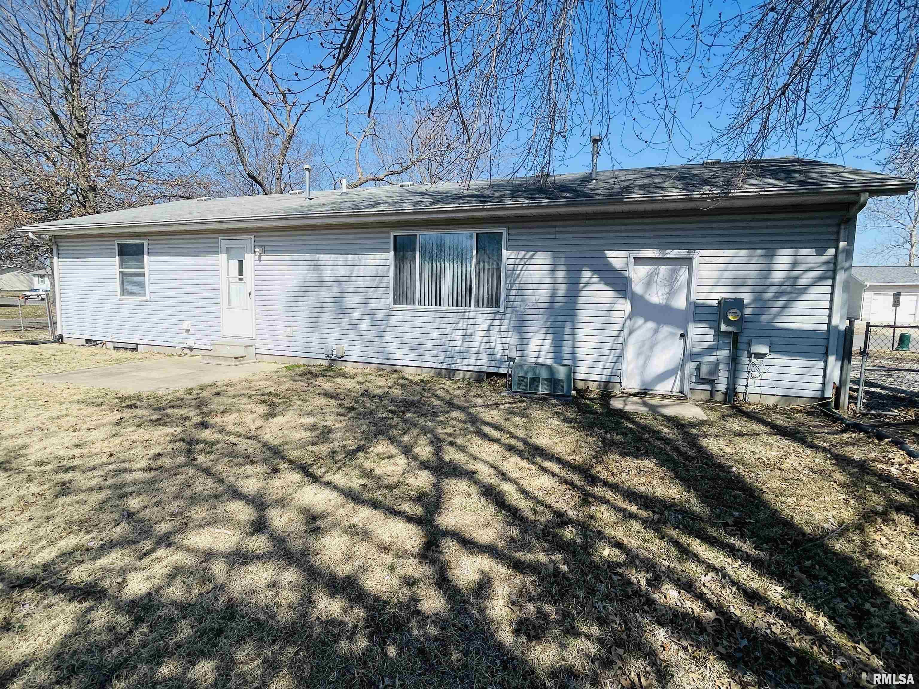 123 Lamar Drive Salem, IL 62881 - Photo 6 of 22