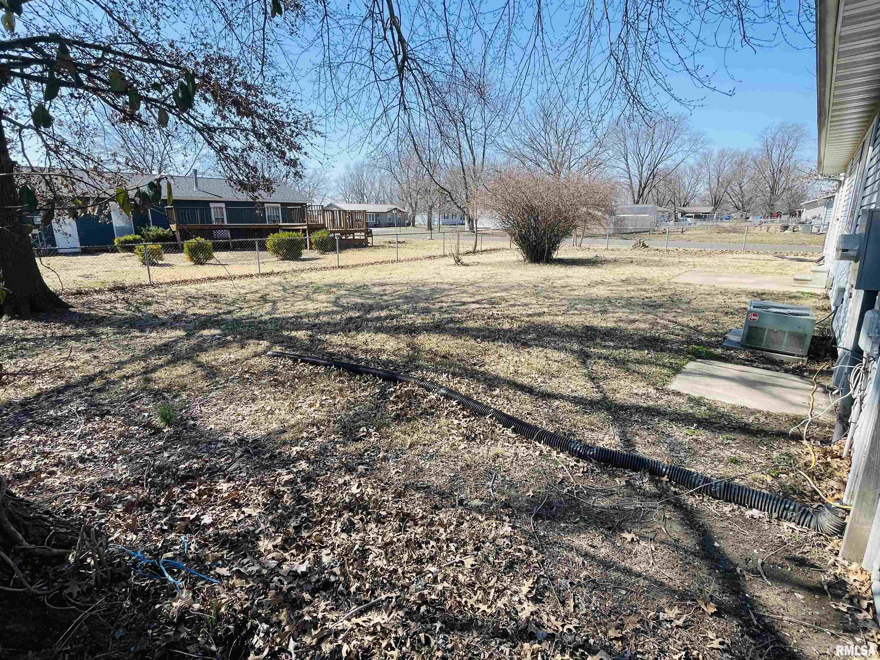 123 Lamar Drive Salem, IL 62881 - Photo 7 of 22