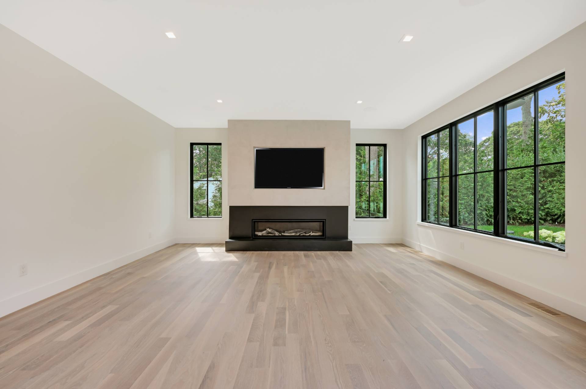 69 Ridge Drive Sag Harbor, NY 11963 - Photo 8 of 35 a view of livingroom with flat screen tv