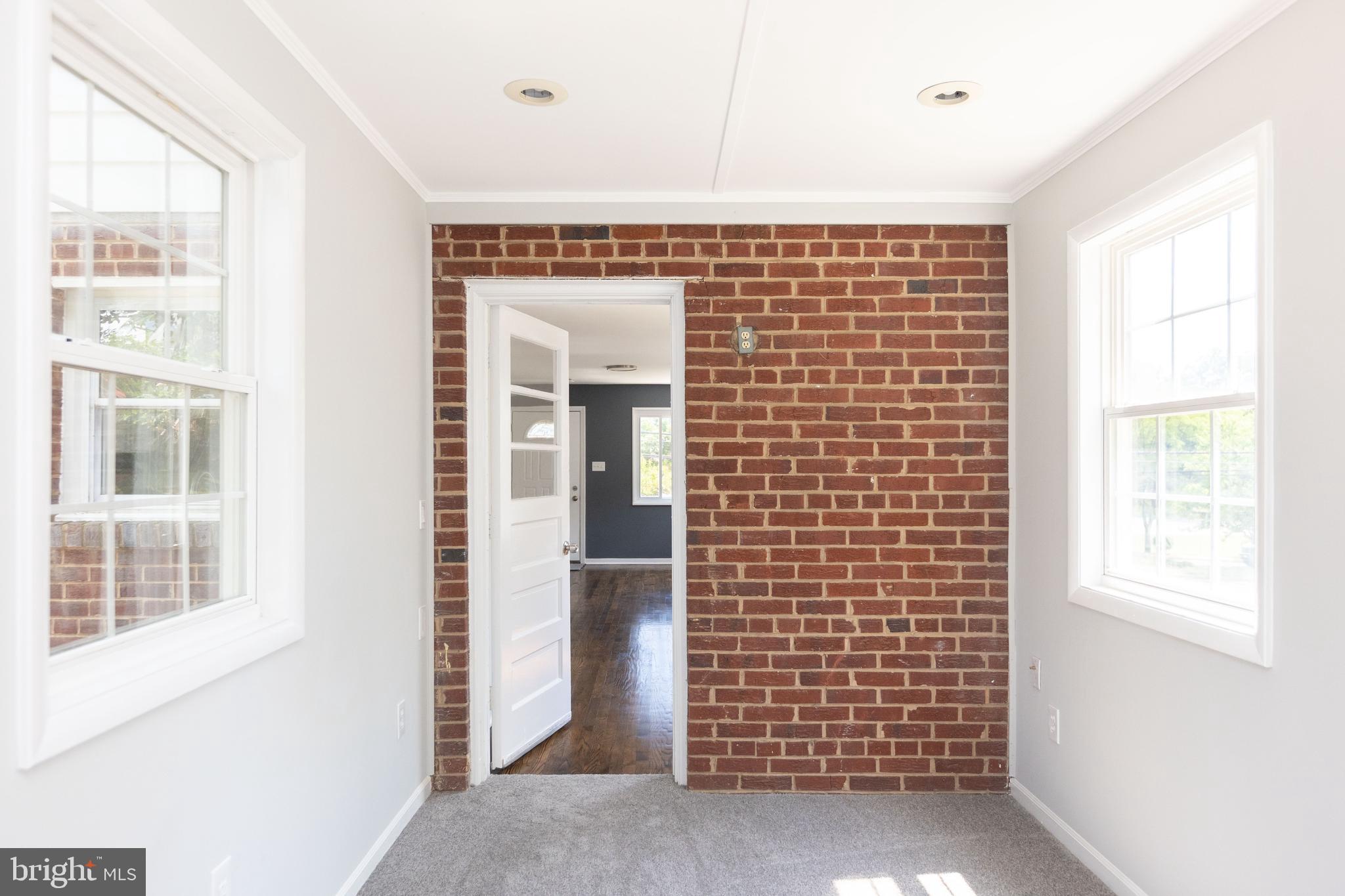 7218 Annapolis Road Hyattsville, MD 20784 - Photo 9 of 27 Sunroom
