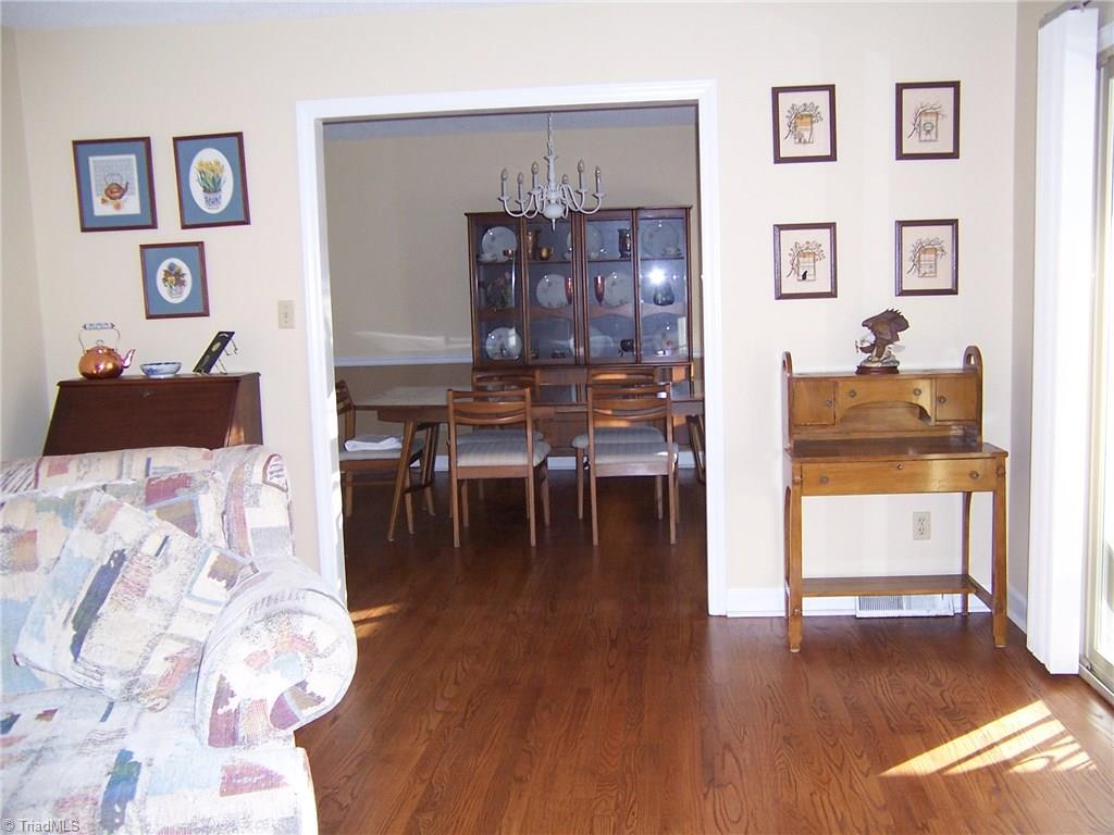 117 Sagewood Road Jamestown, NC 27282 - Photo 5 of 24 Gallery Image 5