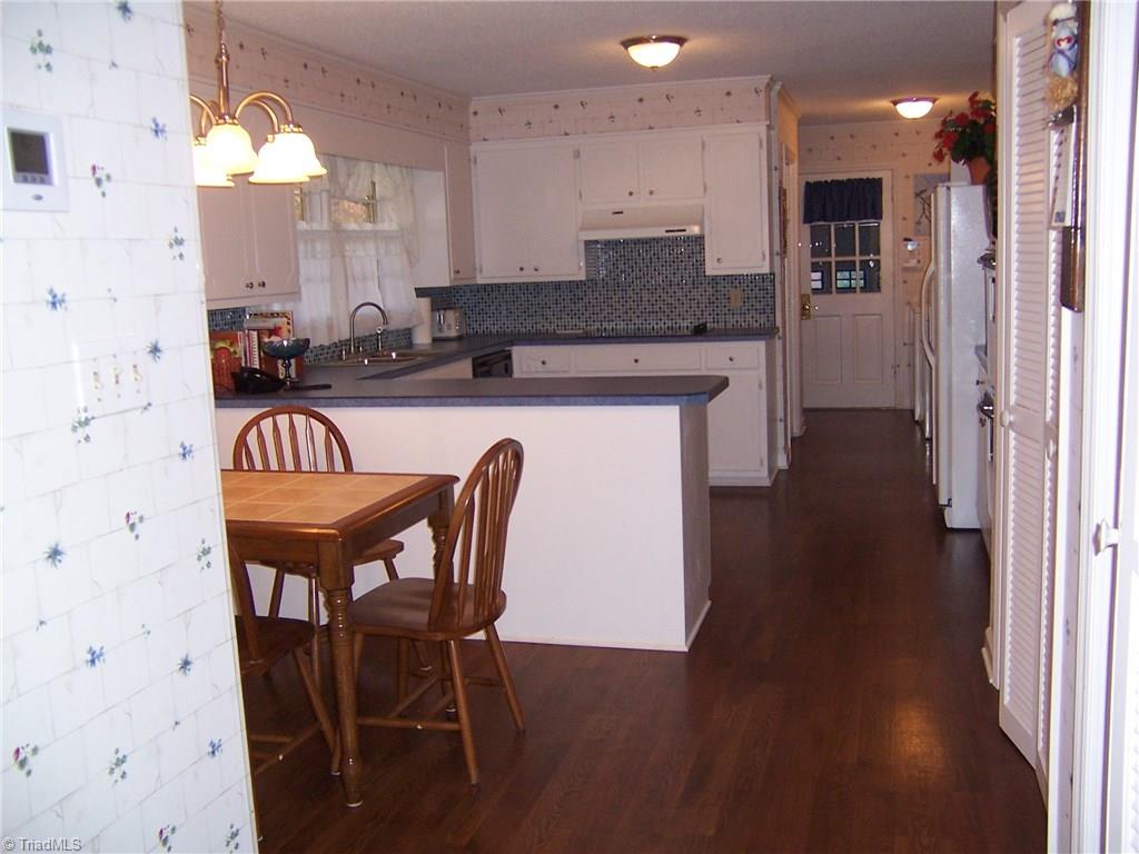 117 Sagewood Road Jamestown, NC 27282 - Photo 6 of 24 Gallery Image 6