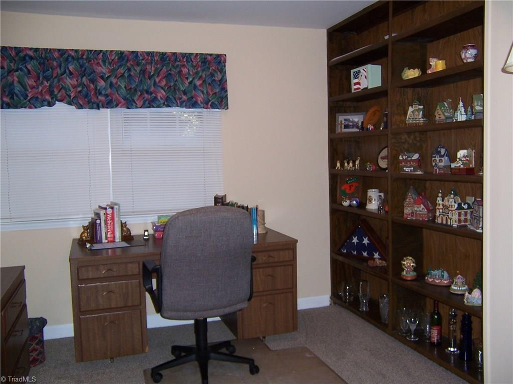 117 Sagewood Road Jamestown, NC 27282 - Photo 8 of 24 Gallery Image 8