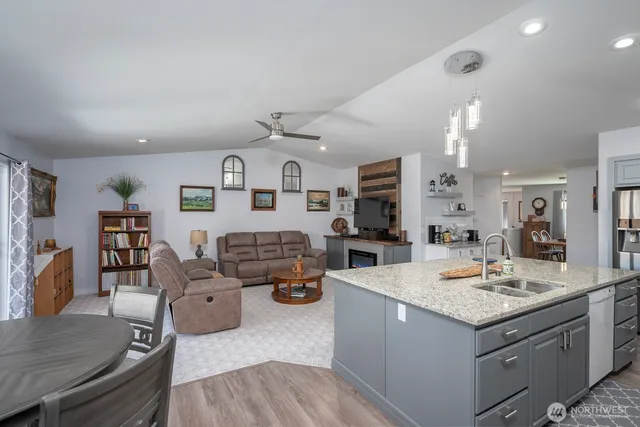 $500,000 | 216 East Tanglewood Drive, Moses Lake, WA 98837