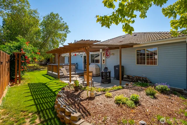 $500,000 | 216 East Tanglewood Drive, Moses Lake, WA 98837