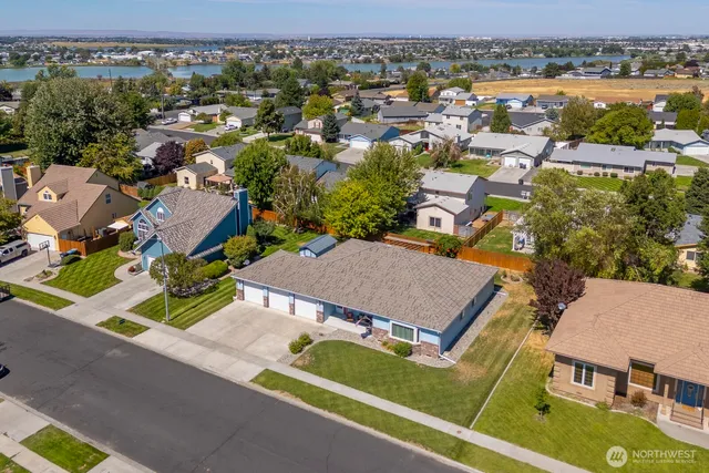 $500,000 | 216 East Tanglewood Drive, Moses Lake, WA 98837