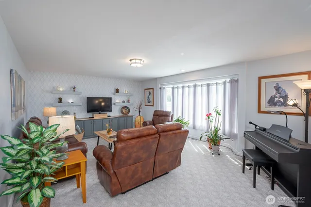 $500,000 | 216 East Tanglewood Drive, Moses Lake, WA 98837