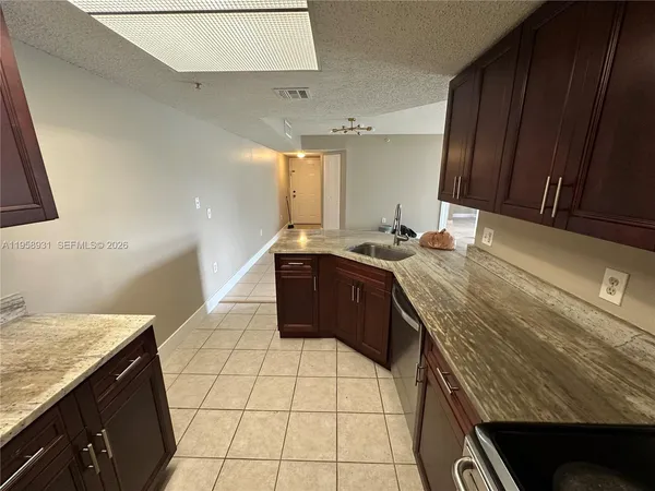 $2,750 | 5005 Wiles Road, Unit 104, Coconut Creek, FL 33073