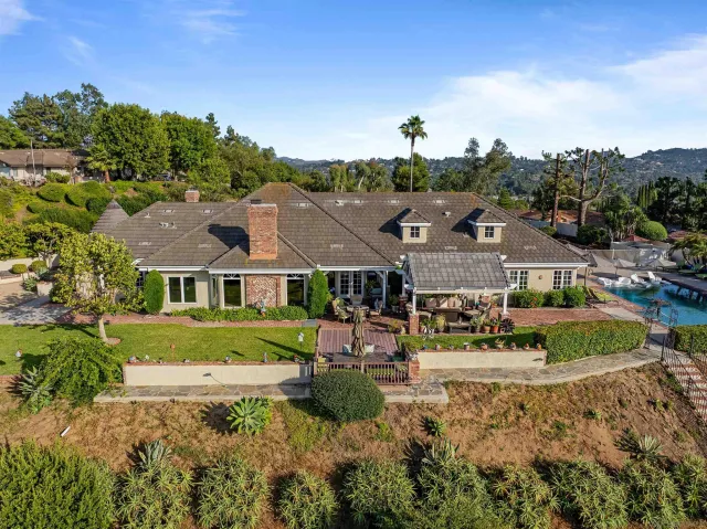 front view of house with a yard